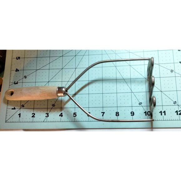 Wood Handle Potato Masher Stainless Steel Wire Rustic Vintage Kitchen Utensil - Picture 4 of 6